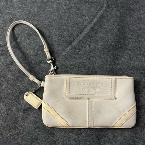 Coach Off-White Wristlet - Picture 1 of 4